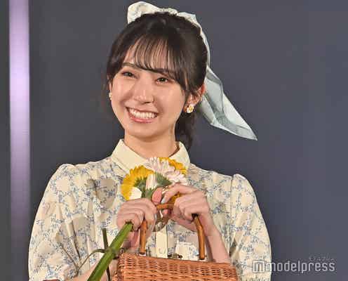 日向坂46金村美玖、ガーリーワンピで魅了 花より輝く笑顔に釘付け<TGC 2022 S/S>