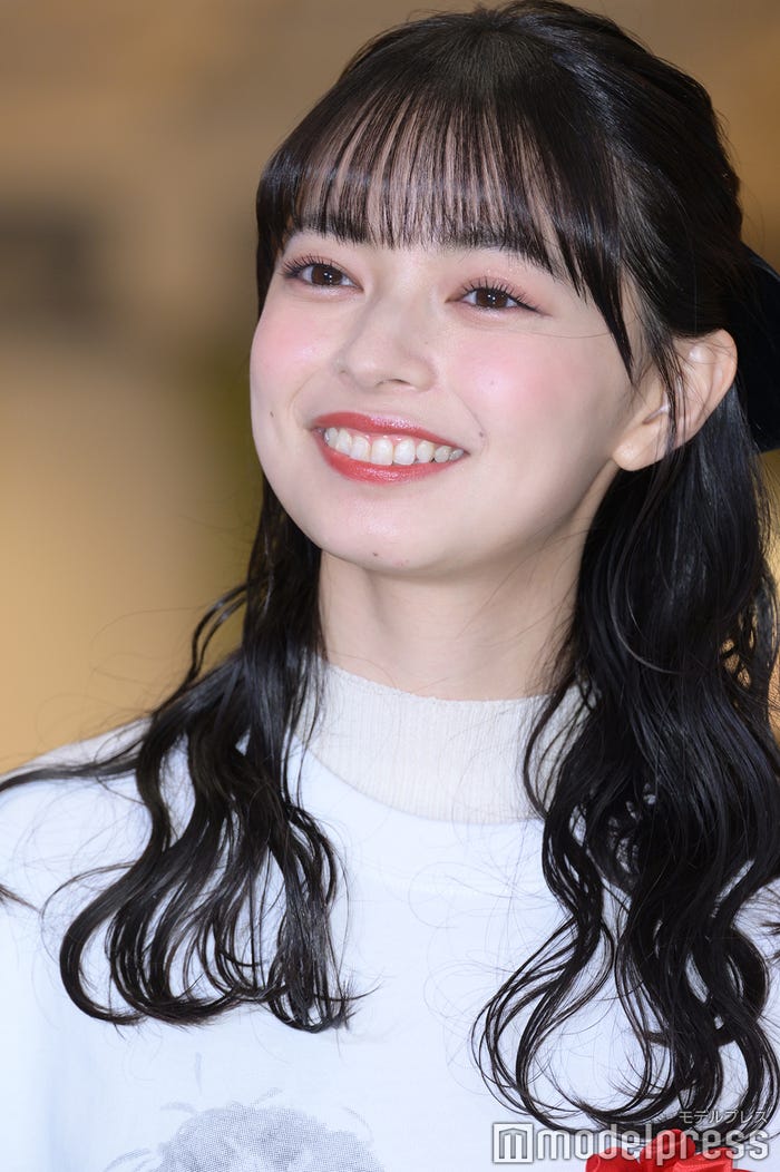 上國料萌衣(C)モデルプレス