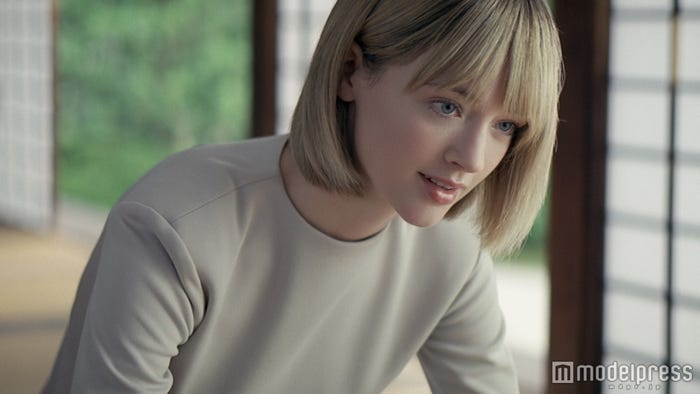 リヴ・オドリスコール/「日本のひととき」折り鶴篇(画像提供:JT)