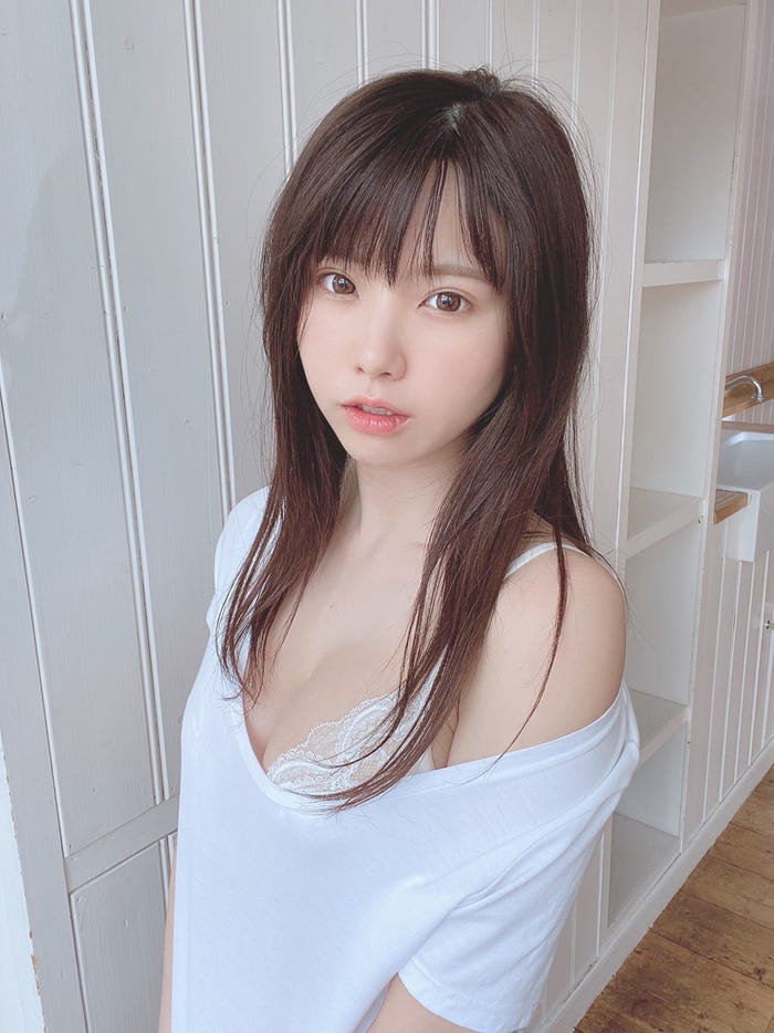 えなこ/『GIRLS graph.(ガールズグラフ)』002(宝島社、4月15日発売)オフショット(提供画像)