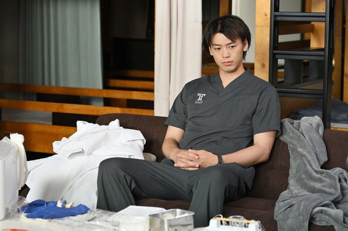 竹内涼真「ブラックペアン シーズン2」第1話より(C)TBS