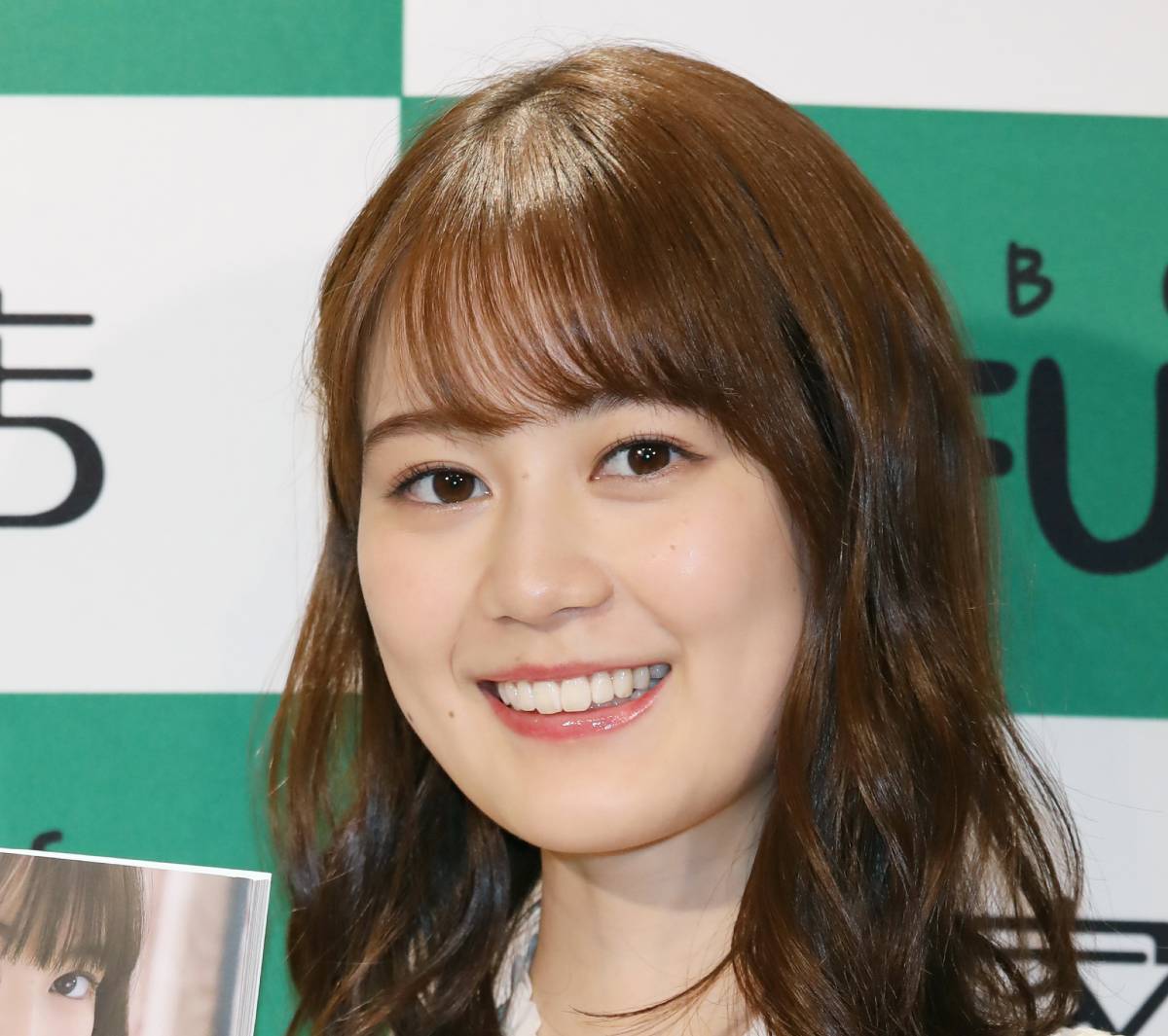 乃木坂46 生田絵梨花にハグする秋元真夏 いくまな の絆にファン感動 モデルプレス