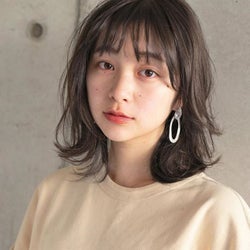 【外ハネヘアの巻き方】毛先がちょんとハネるだけでおしゃれ顔に!