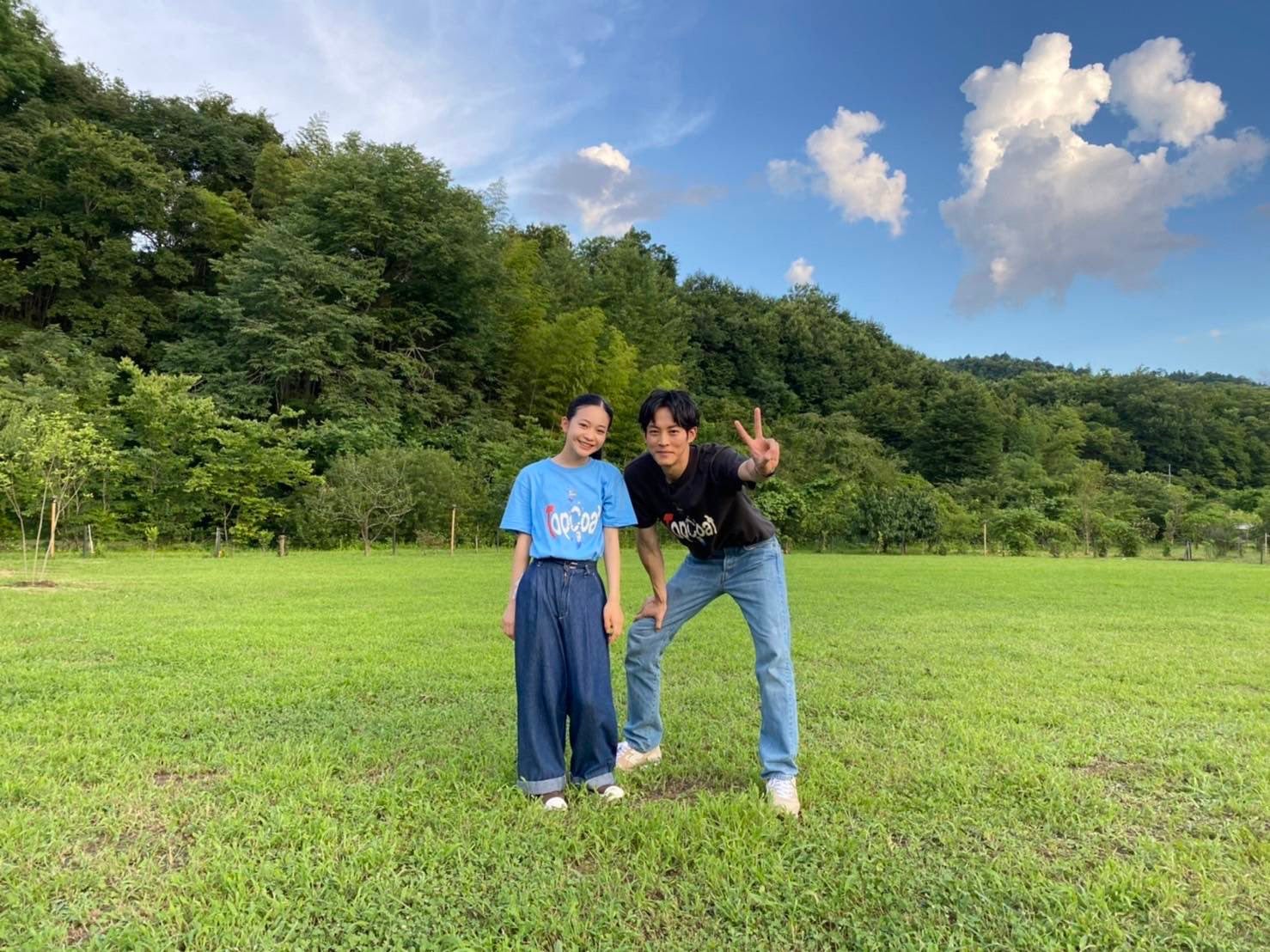 松坂桃李「流浪の月」“更紗”白鳥玉季との再会ショットが話題「素敵な笑顔」「エモい」