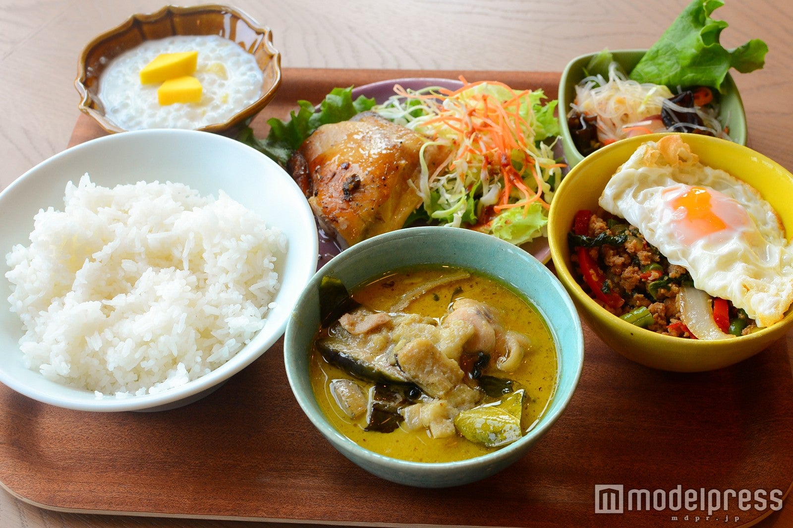 シンディーテラス、メニュー（C）モデルプレス