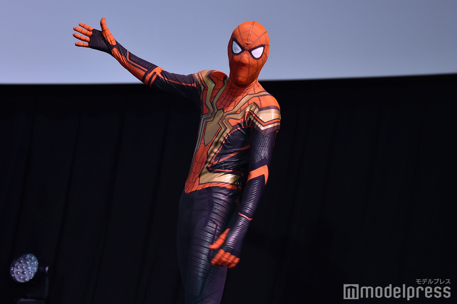 SixTONESを引き立たせるスパイダーマン（C）モデルプレス