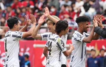 監督と選手つないだ神戸・大迫 ミーティング進言→3バックから4バックに戻して鹿島に第1戦快勝「言い合うことが大事だなと」