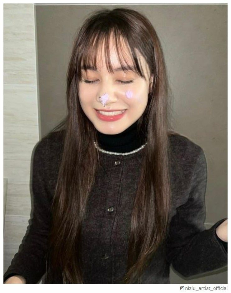 NiziUニナ“顔面クリームショット”公開に悶絶の声　17歳バースデーに祝福殺到