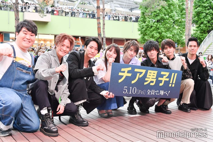 (左から)小平大智、岩谷翔吾、浅香航大、阿部真央、横浜流星、中尾暢樹、瀬戸利樹、菅原健(C)モデルプレス