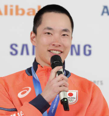 木村葵来 丸刈りは今後も継続「競技を終えるまでずっとこの状態で」 木俣、長谷川にナデナデされてニコリ 「伸ばしたら木村葵来じゃなくなる」