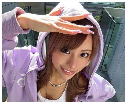 カリスマギャル・華、鍛え上げられた美腹筋公開「スタイルよすぎる」「憧れの体型」の声