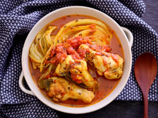 白菜と鶏手羽元のトマトスープカレー完成