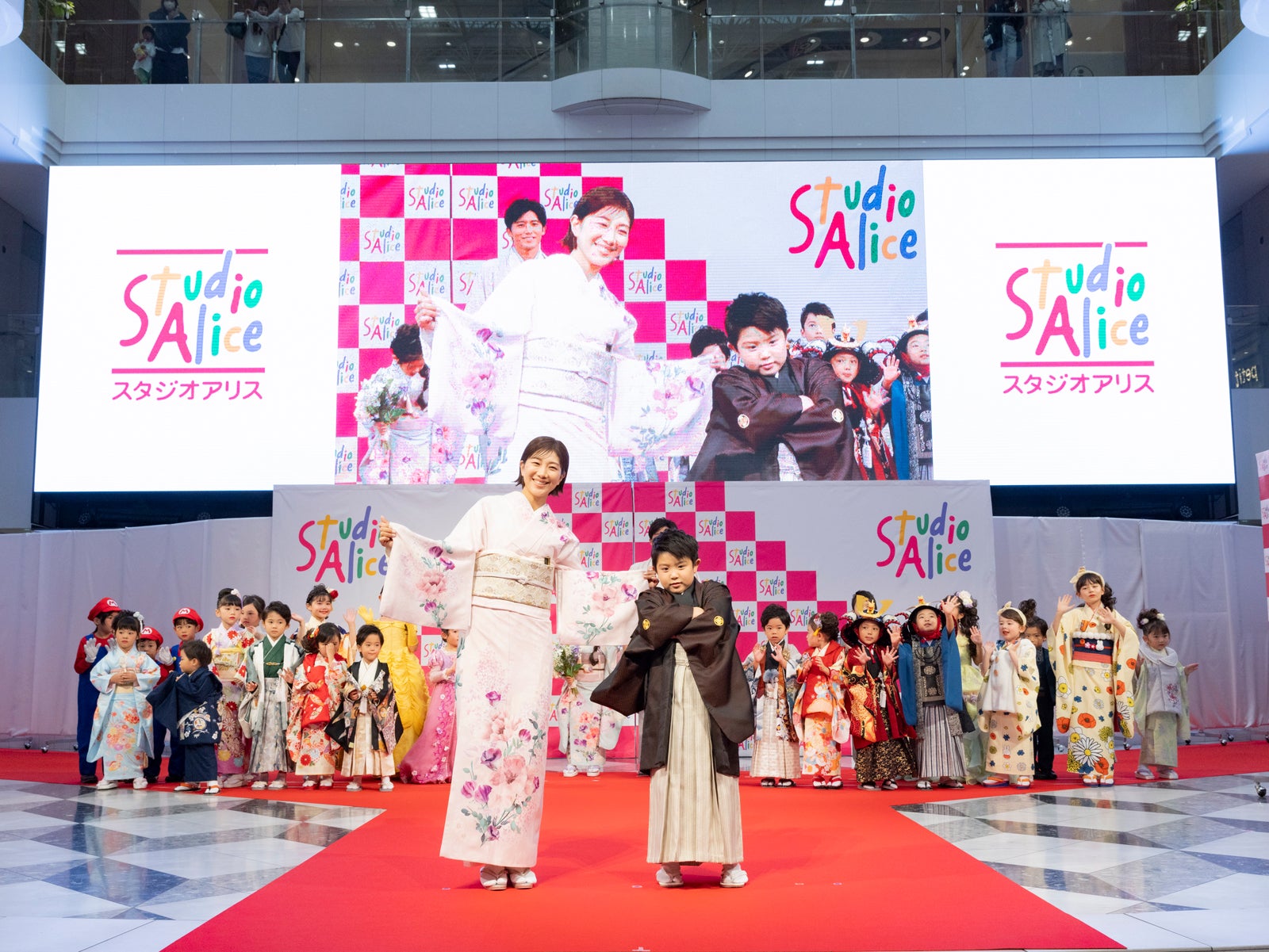 潮田玲子、長男・りゅうせいくん（提供写真）