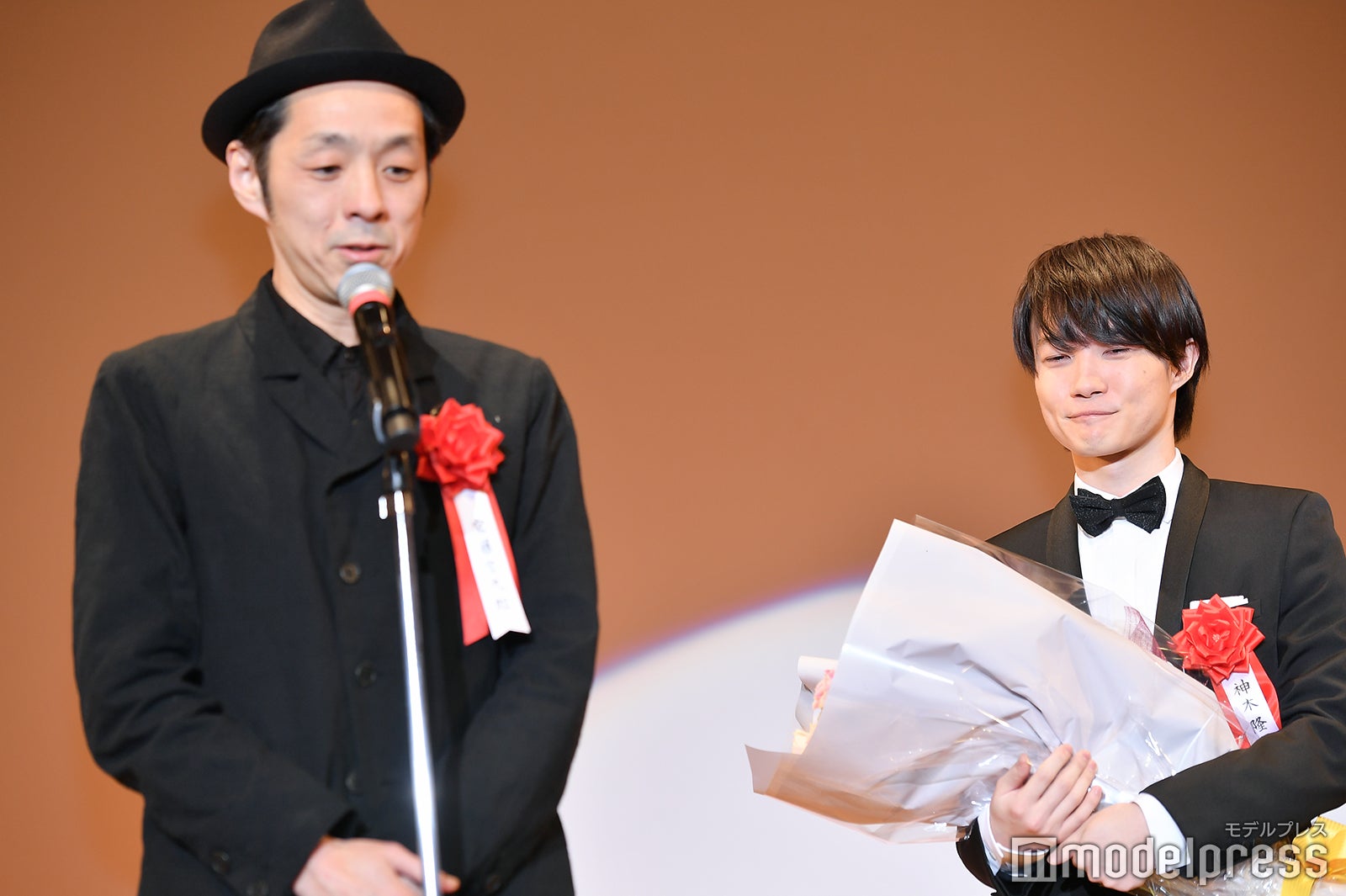 宮藤官九郎、神木隆之介（C）モデルプレス