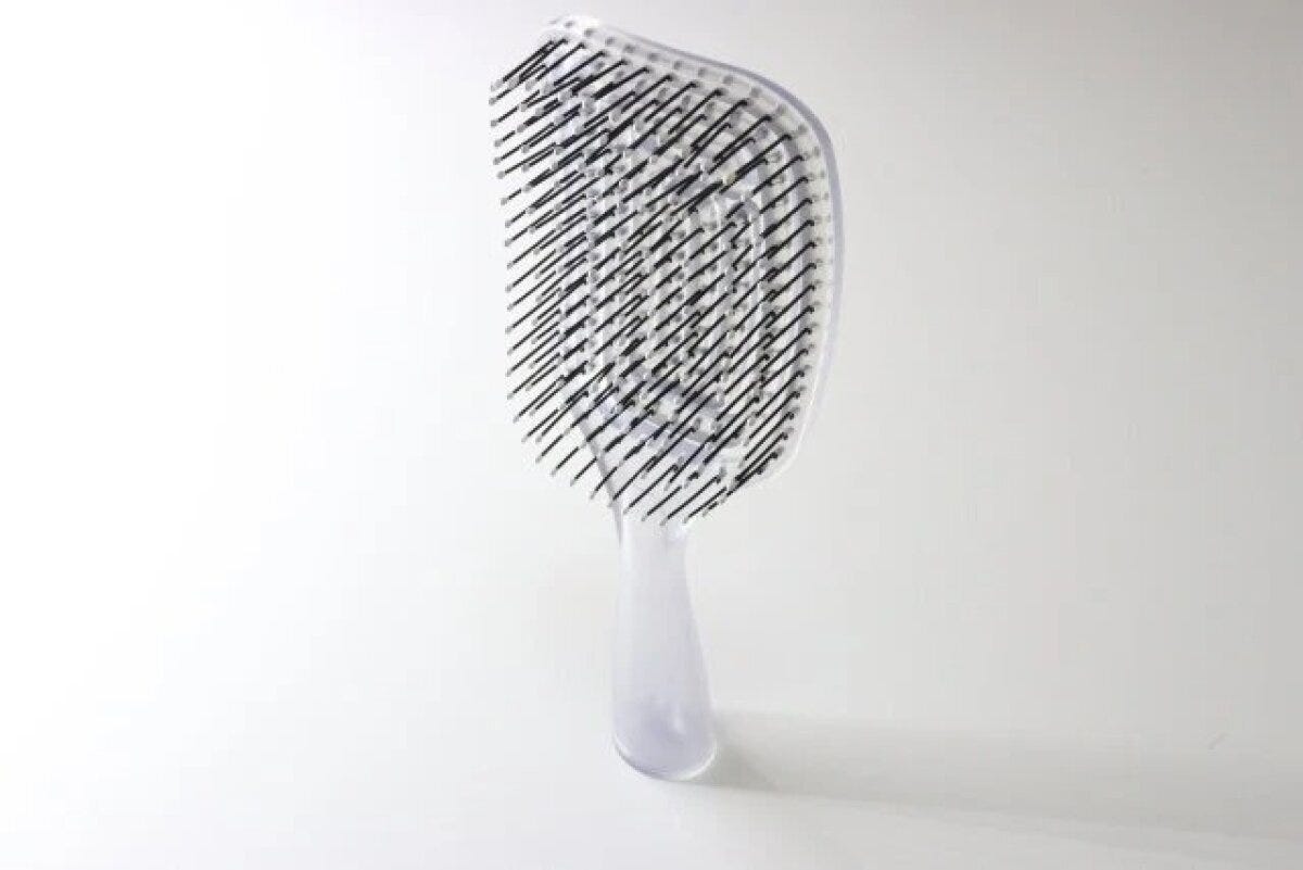 ダイソー　立てられる乾きやすいブローブラシ