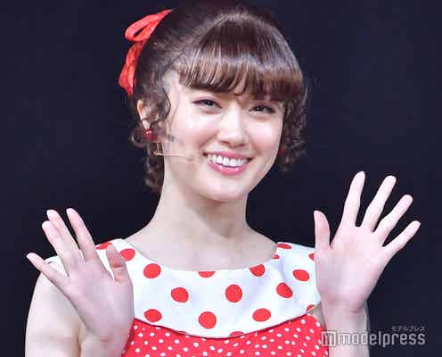 樋口日奈、美脚披露“昭和アイドル”姿 天童よしみとの母娘役「夢のよう」<「日劇前で逢いましょう」~昭和みたいな恋をしよう~>