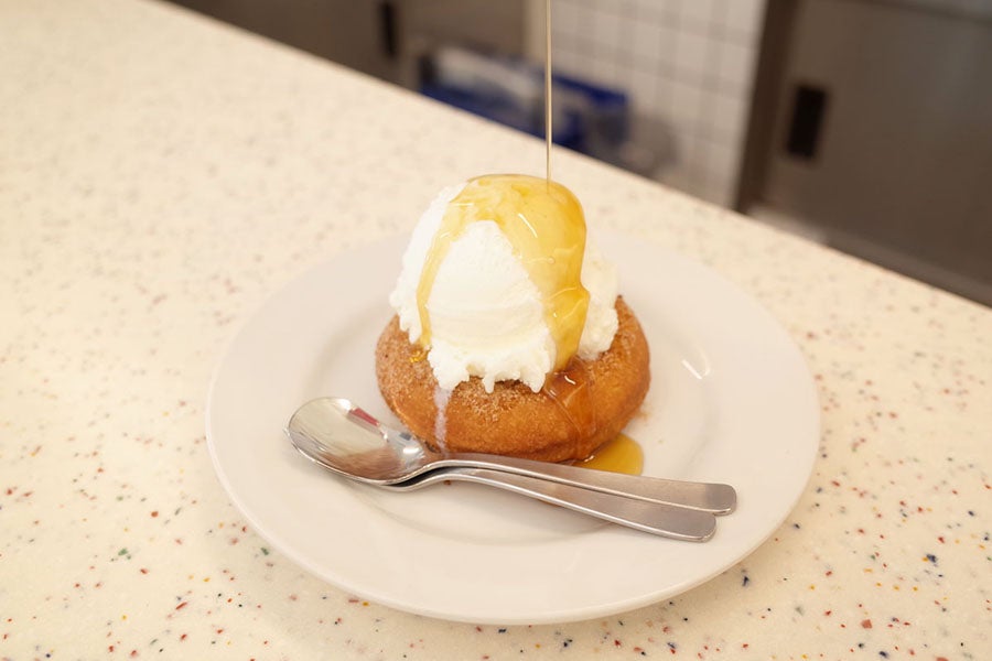 BIG BABY ICE CREAMドーナツアイス