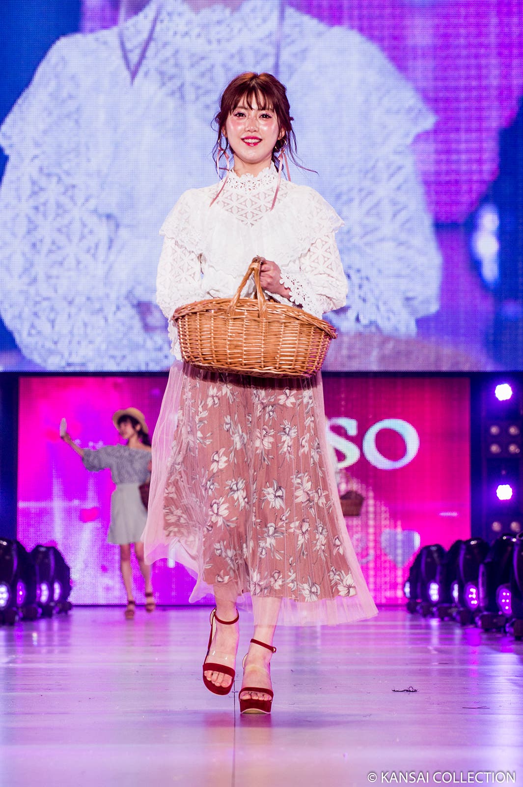 中野恵那「KANSAI COLLECTION 2018 SPRING&SUMMER」ランウェイ(提供写真)