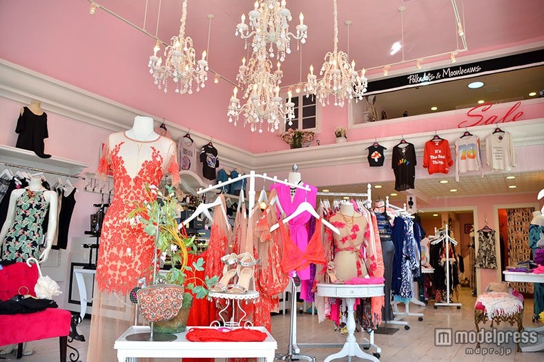 Polkadots＆Moonbeams（ポルカドッツ＆ムーンビームス）店内はピンク