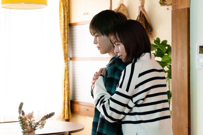岩田剛典、比嘉愛未「フォレスト」第2話(C)ABCテレビ