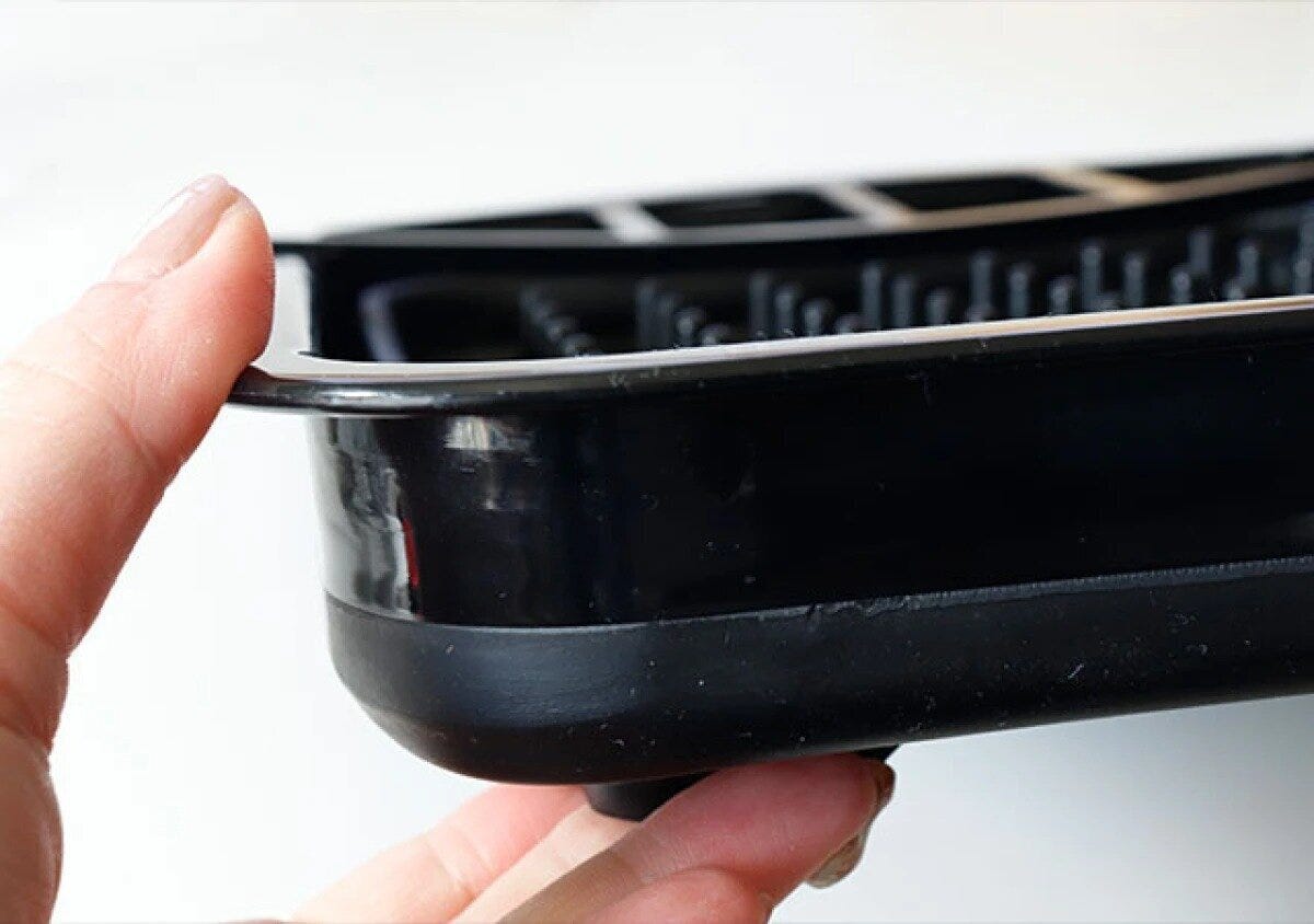 ダイソー　折りたためる水切りかご（30cm×25cm）　折りたたみ