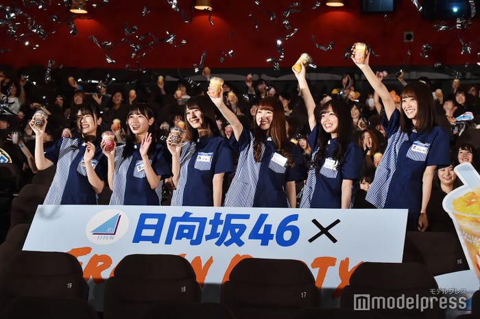 日向坂46(左から)丹生明里、河田陽菜、小坂菜緒、加藤史帆、齊藤京子、佐々木久美(C)モデルプレス