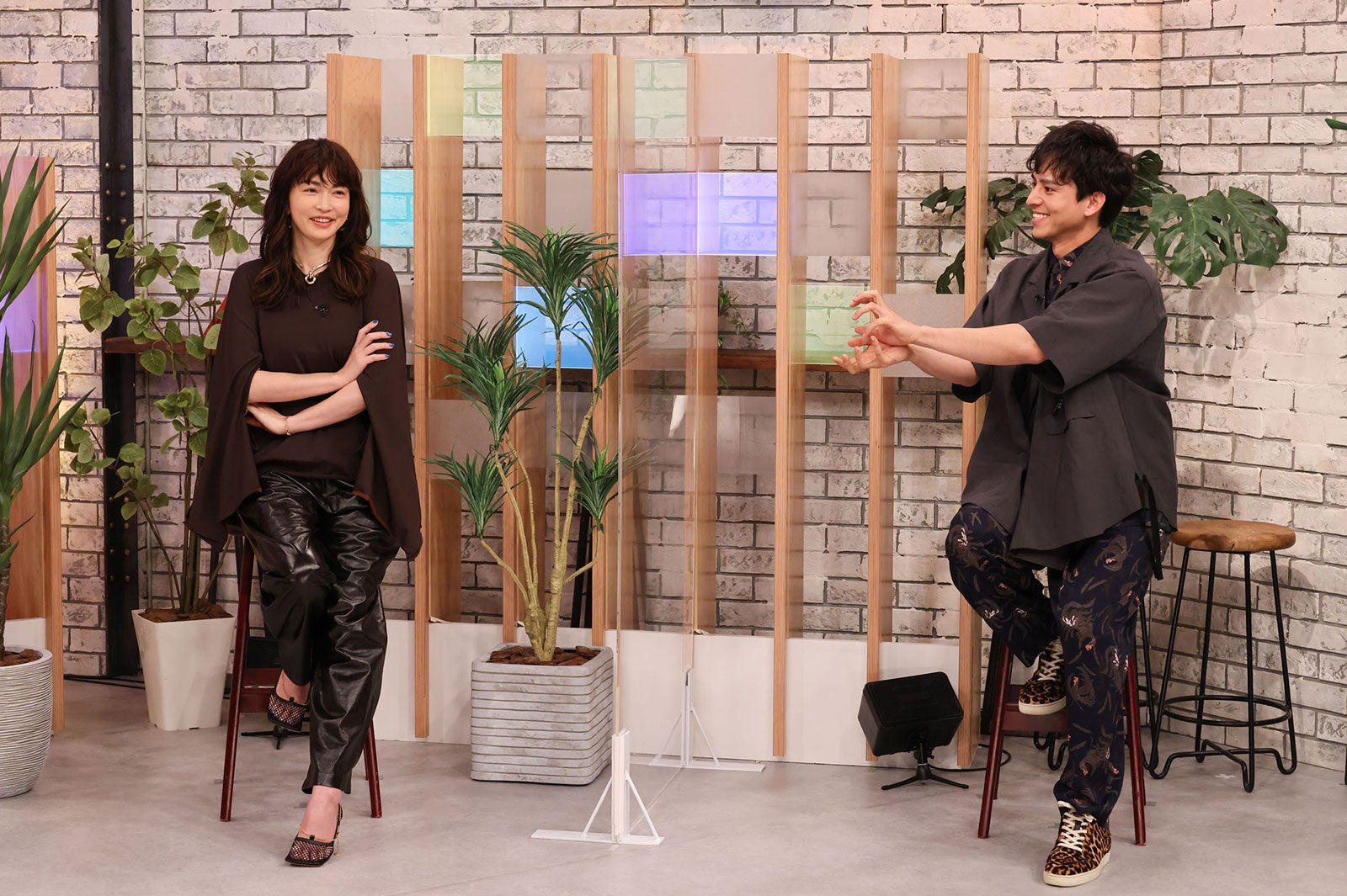 長谷川京子、満島真之介（C）カンテレ