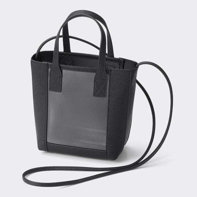 GU　グリーンシャツ　オーバーサイズ　カジュアルフェミニン　EccO　イラスト　クリアミニショルダーバッグ