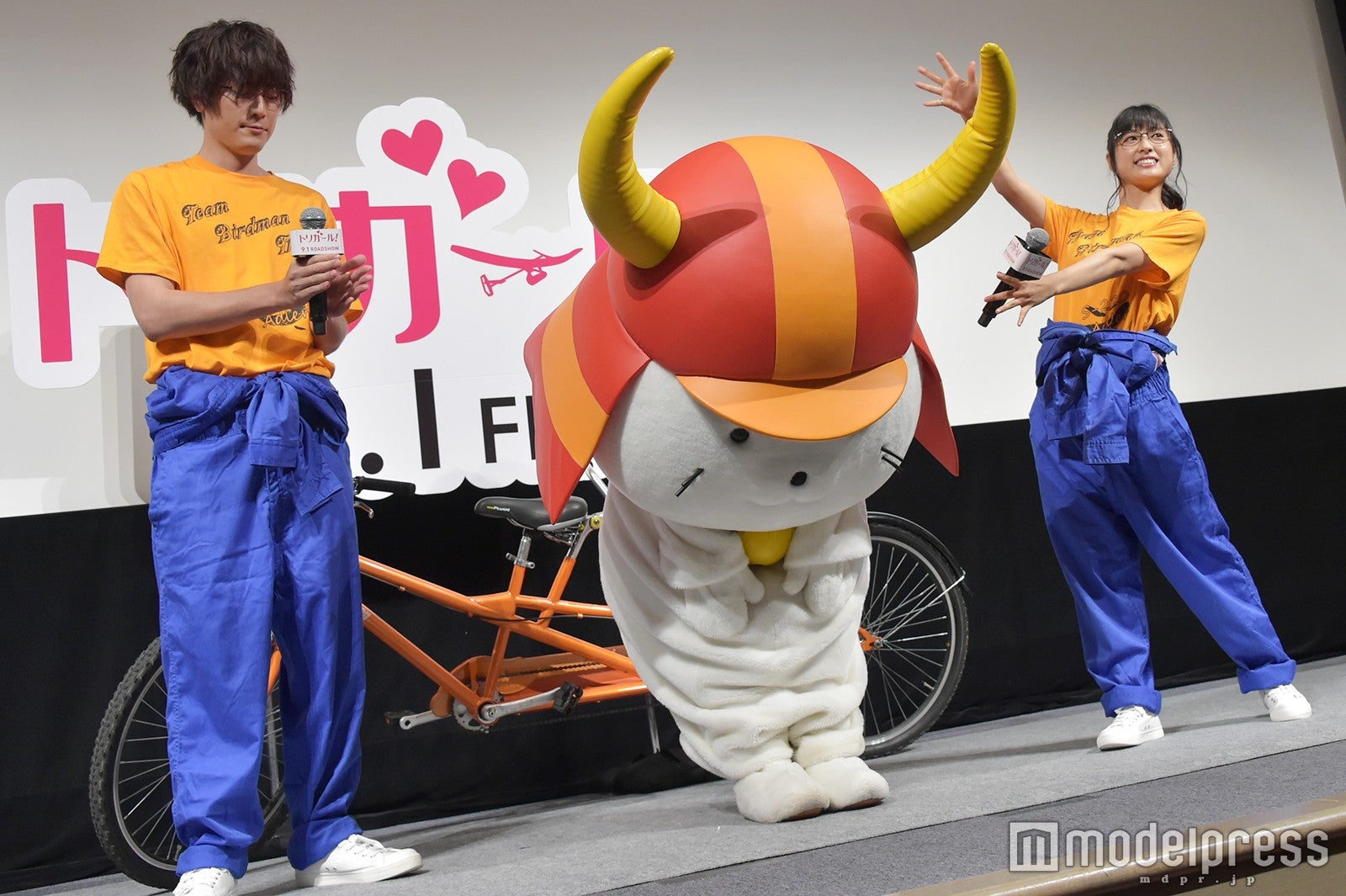 間宮祥太朗、ひこにゃん、土屋太鳳 （C）モデルプレス