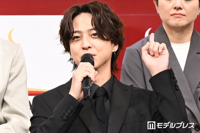 楽屋が舞台袖に繋がっている設計に感謝する寺西拓人(C)モデルプレス