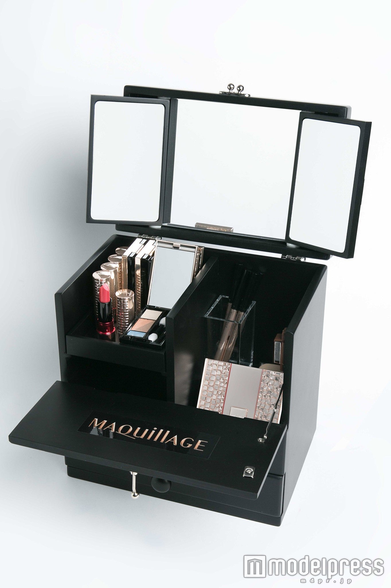 同僚女性とオフィスでベストカラー体験