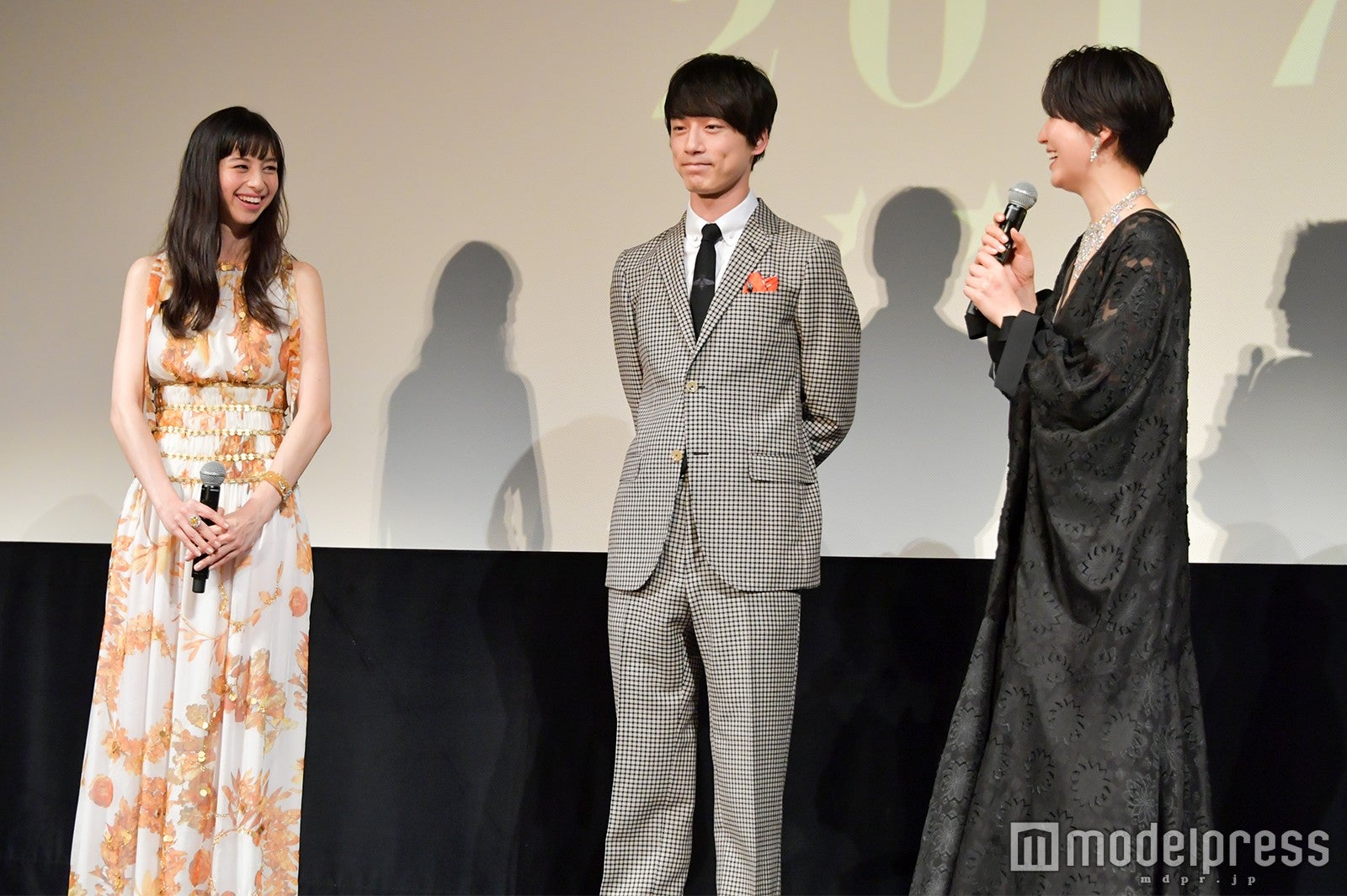 （左から）中条あやみ、坂口健太郎、長澤まさみ （C）モデルプレス