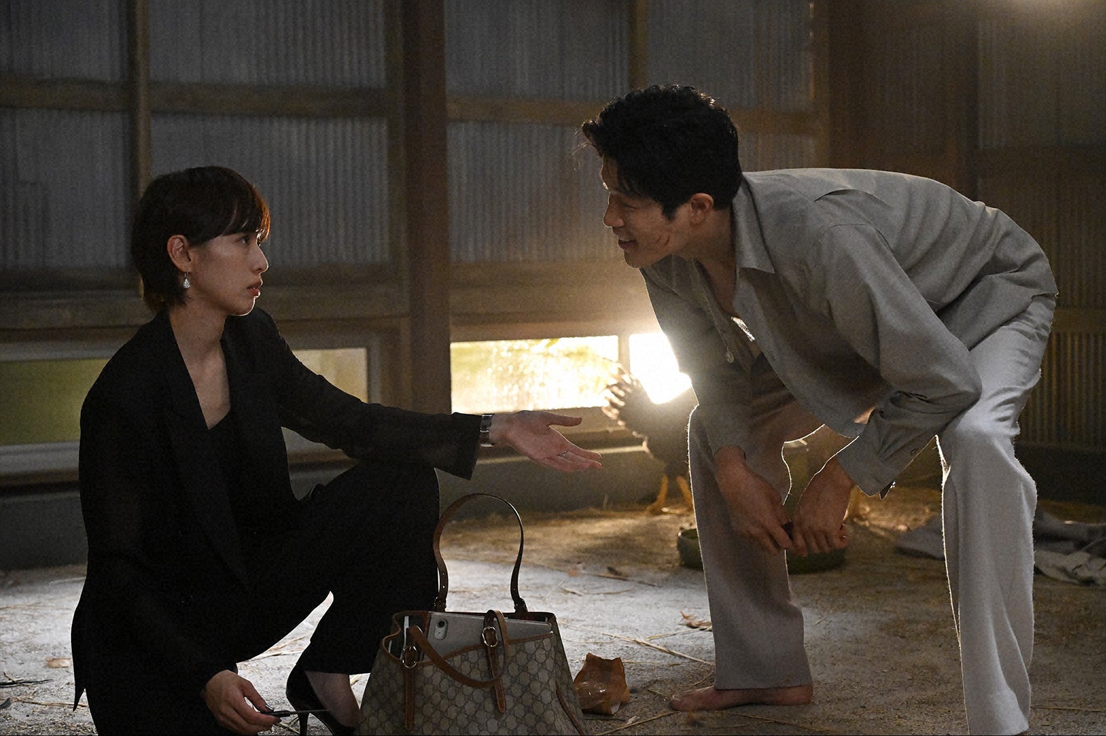 戸田恵梨香、鈴木亮平「リブート」第1話（C）TBS