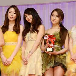 「第24回 日本ジュエリーベストドレッサー賞」授賞式（左から：剛力彩芽、KARA・ジヨン、ニコル、ギュリ、ハラ）