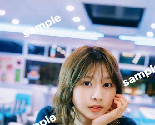 日向坂46富田鈴花1st写真集、旅先で偶然の出会い果たした2ショット ポストカード2種解禁【鈴花サーキット】