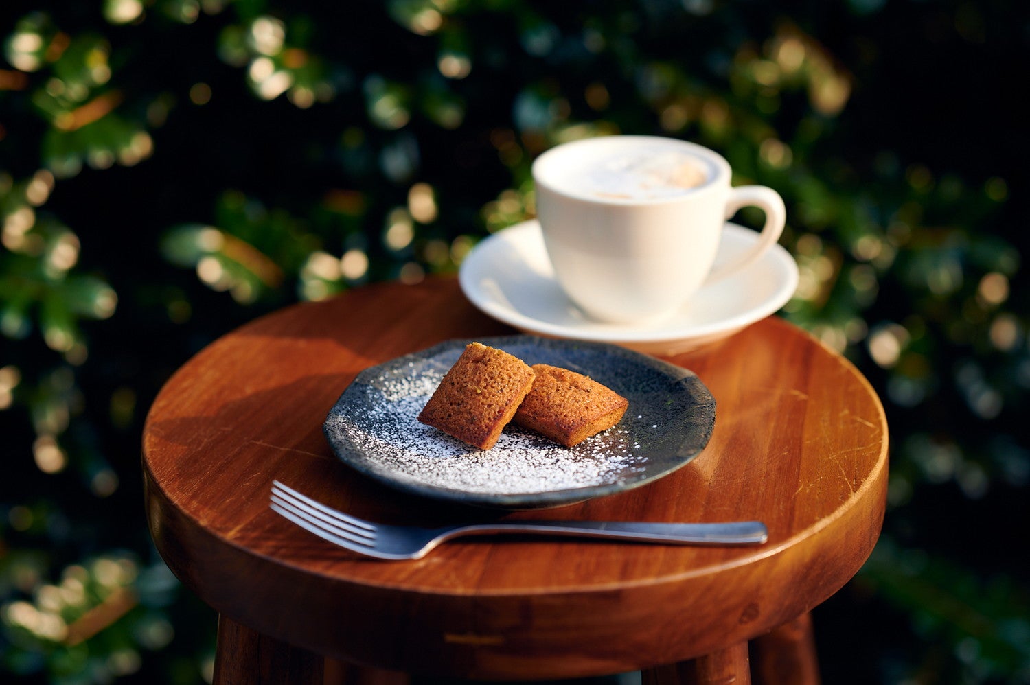 フィナンシェ300円（写真はドリンク付き1000円）／画像提供：FTT