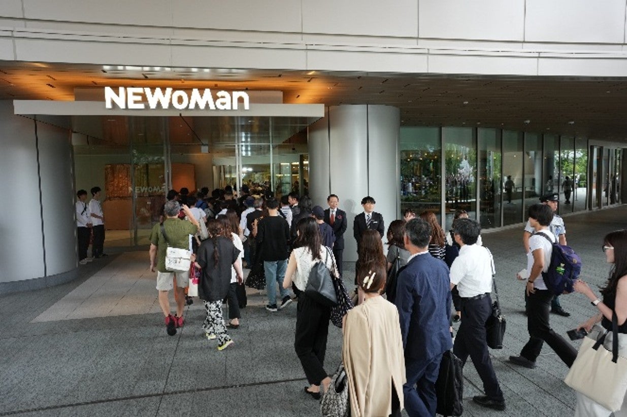 ニュウマン高輪が本格開業、約2,500人が行列 多彩な177店舗がオープンへ
