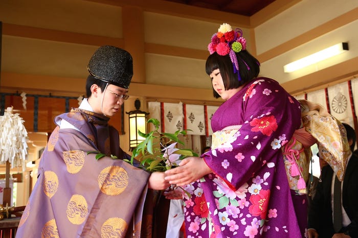 「吉本新喜劇座長酒井藍就任奉告祭」の様子 (画像提供:よしもとクリエイティブ・エージェンシー)