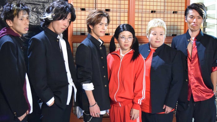 (左から)よし、デン、奥野壮、福田麻貴、かなで、ササ(C)フジテレビ