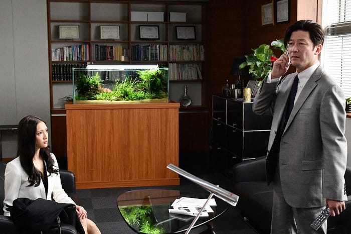 菜々緒、浅野忠信「A LIFE~愛しき人~」第6話より(C)TBS