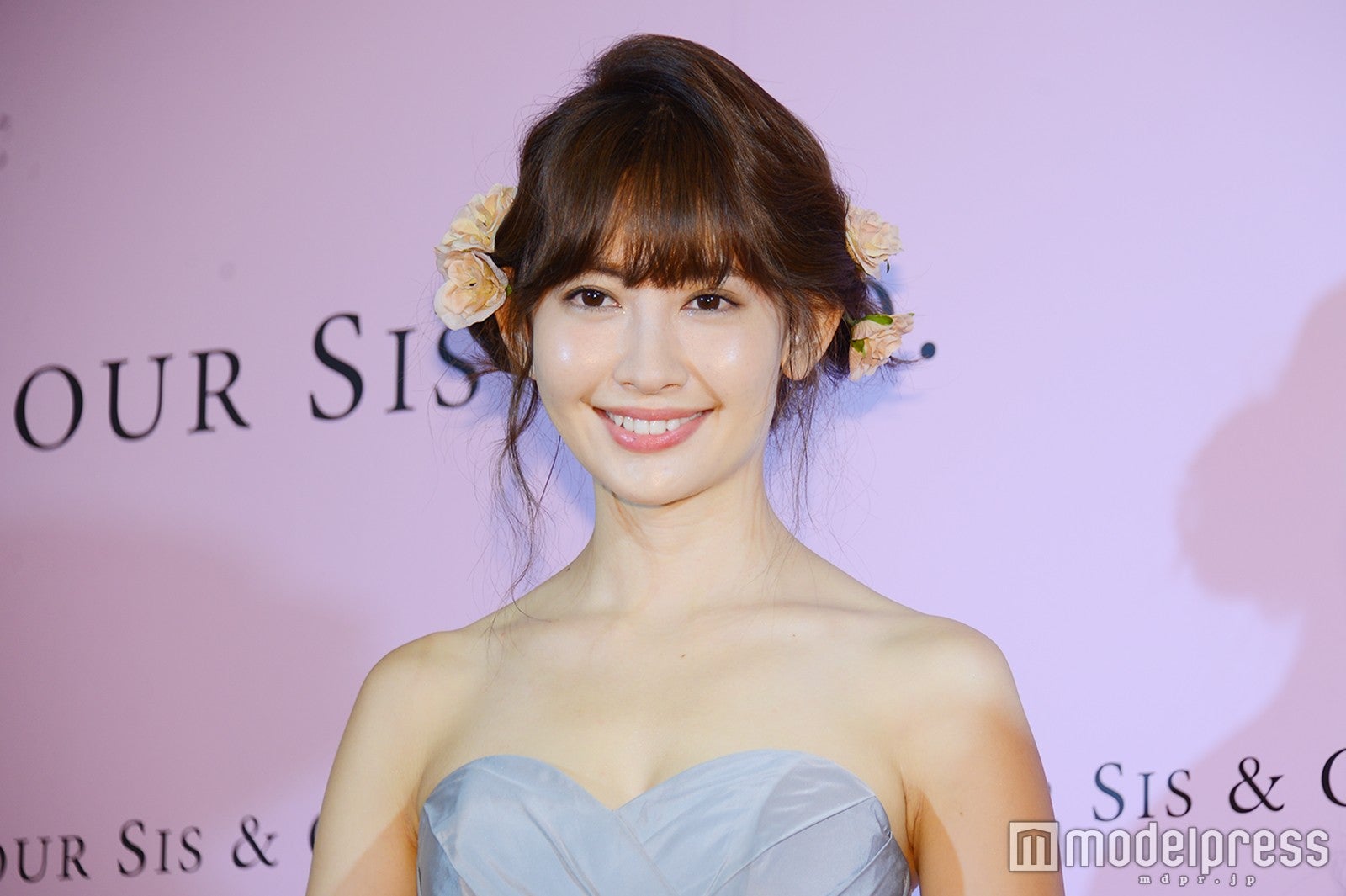 前髪ありの小嶋陽菜 （C）モデルプレス