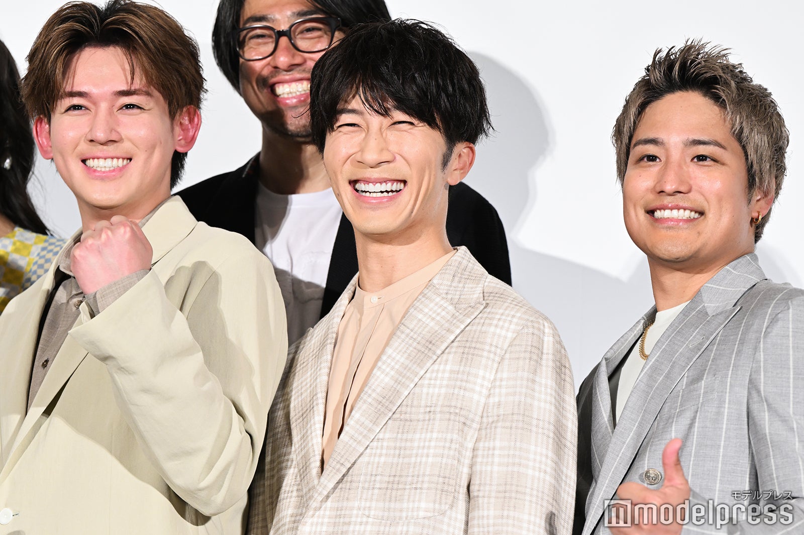 1週間ほど「朝チャー」で過ごしている小瀧望、心霊動画を観ないと寝れない体になった濱田崇裕、飲食店の新規開拓にハマっている桐山照史（C）モデルプレス