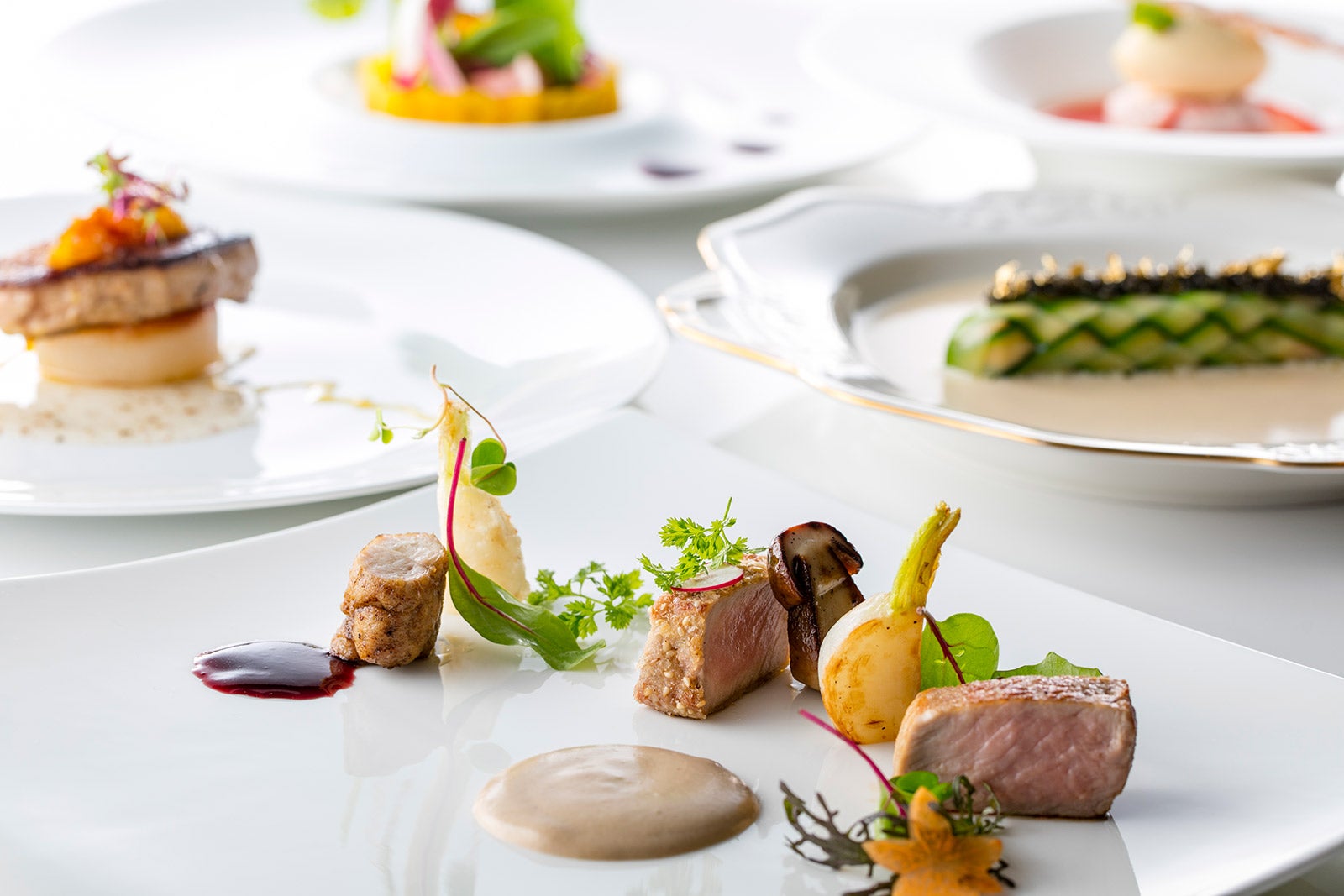 ディナー／画像提供：株式会社KANAYA RESORTS