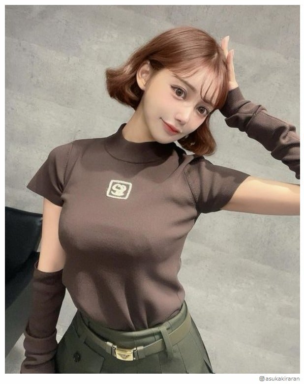 明日花キララ、黒髪の袴姿に反響「可愛い」「似合ってる」