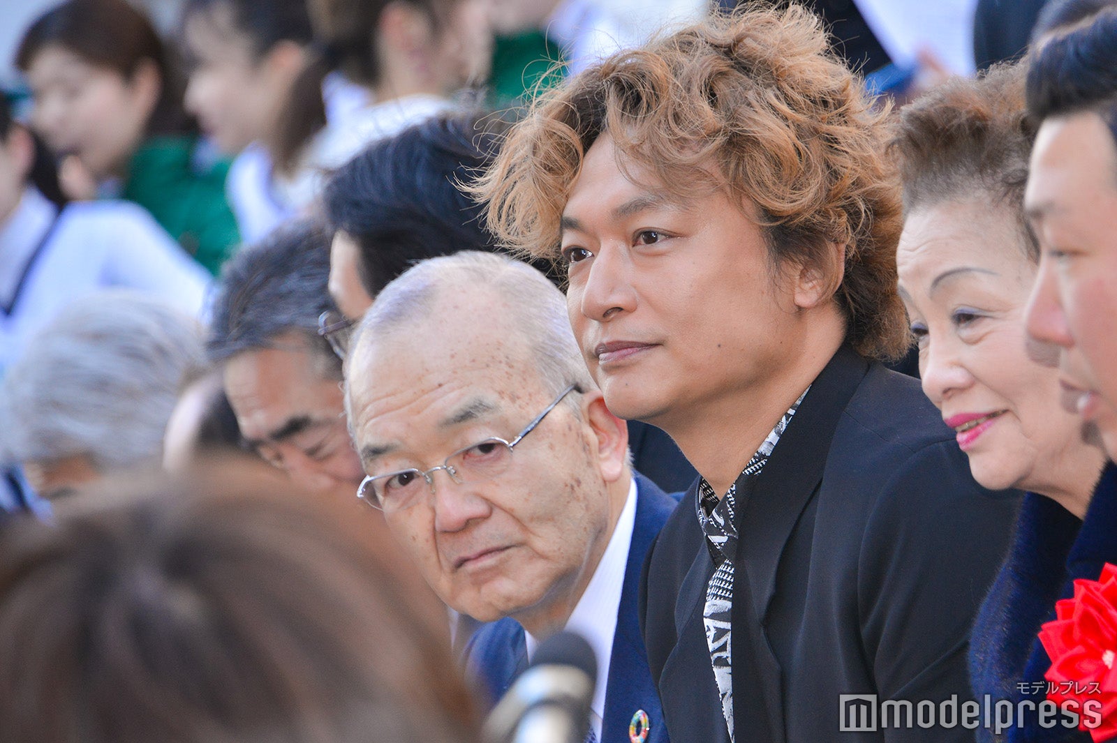 学生のパフォーマンスを見守る香取慎吾（C）モデルプレス