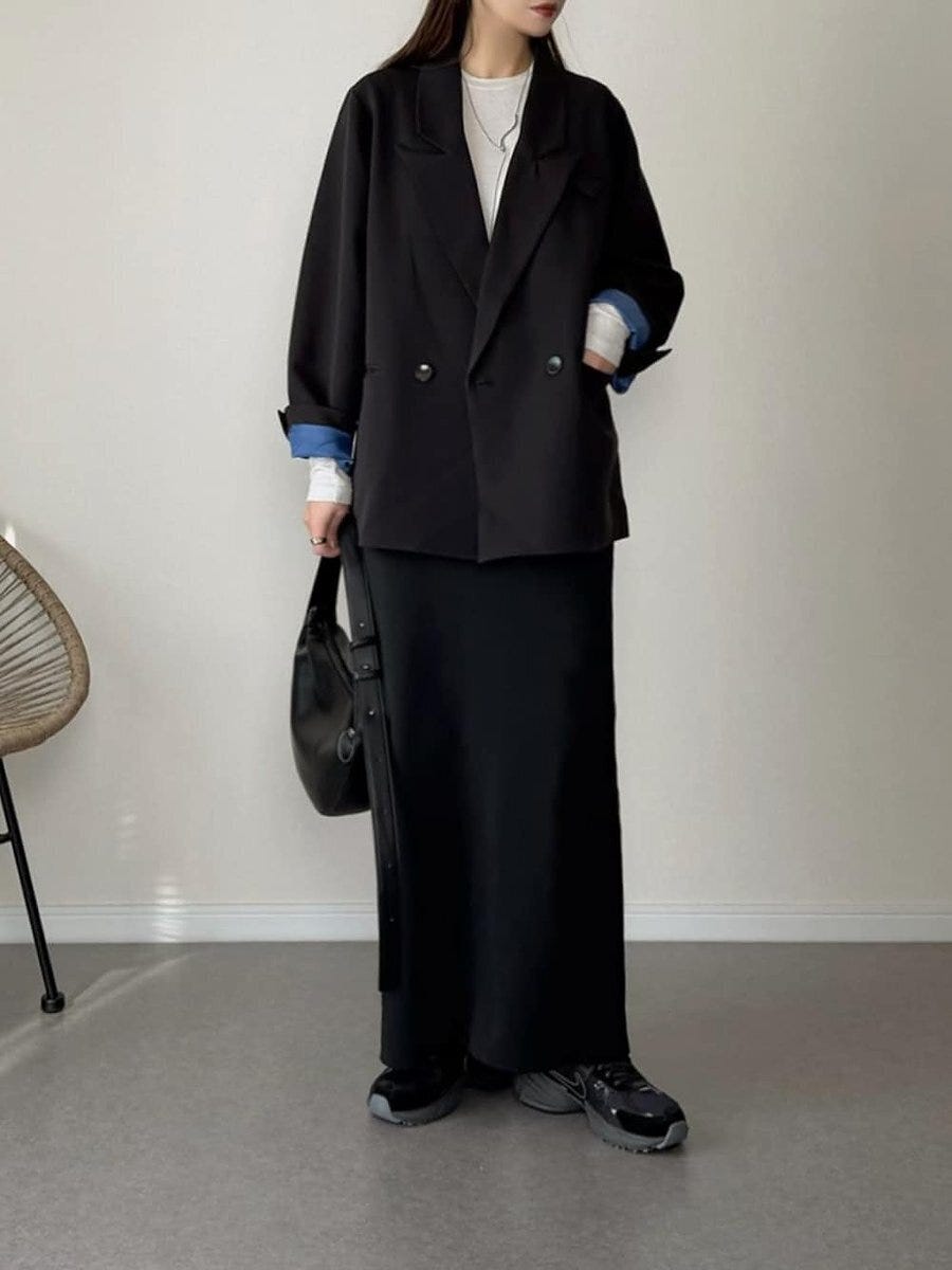 黒ロングスカートコーデ3