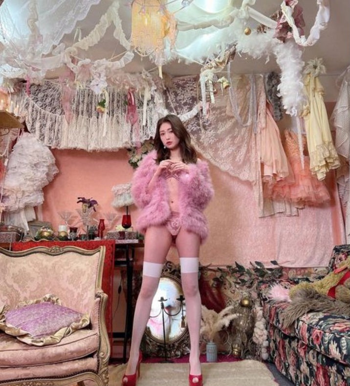 吉田朱里、ランジェリー姿で美ボディ披露 “間違ったダイエット”への反省活かした方法明かす