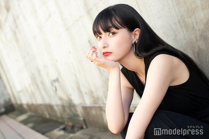 中澤瞳(C)モデルプレス