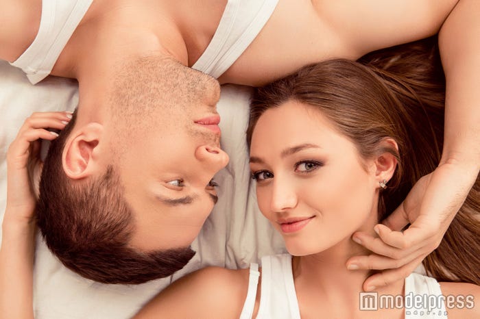 男性から好かれる女性になる行動を考えて (photo-by-deagreez/Fotolia)