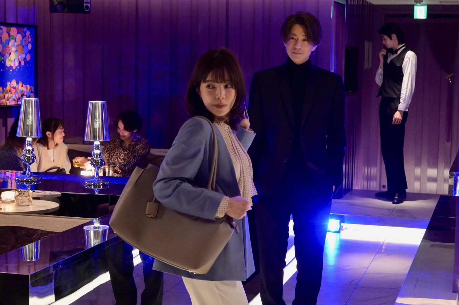 桜井ユキ、三浦翔平「ホスト相続しちゃいました」第1話より（C）カンテレ